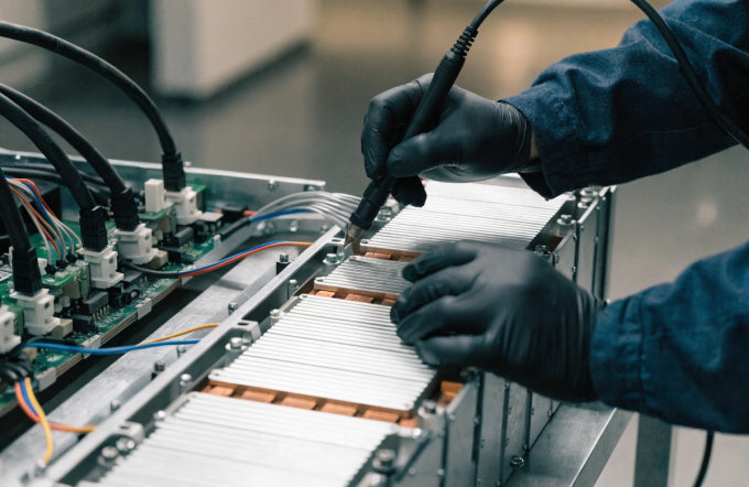 CAN FD BMS traffic plus HV-isolated thermal measurement